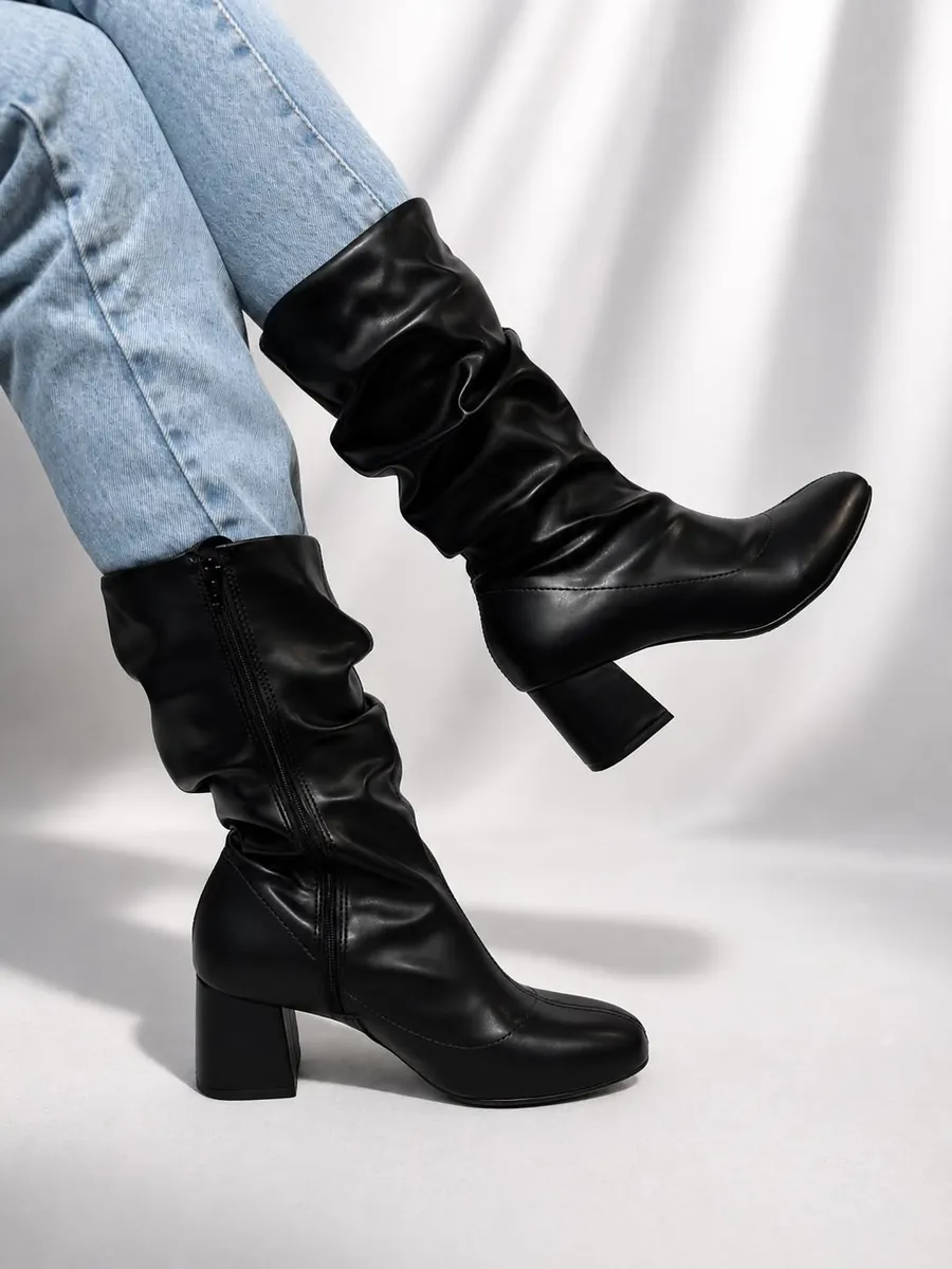 Botas — foto 1
